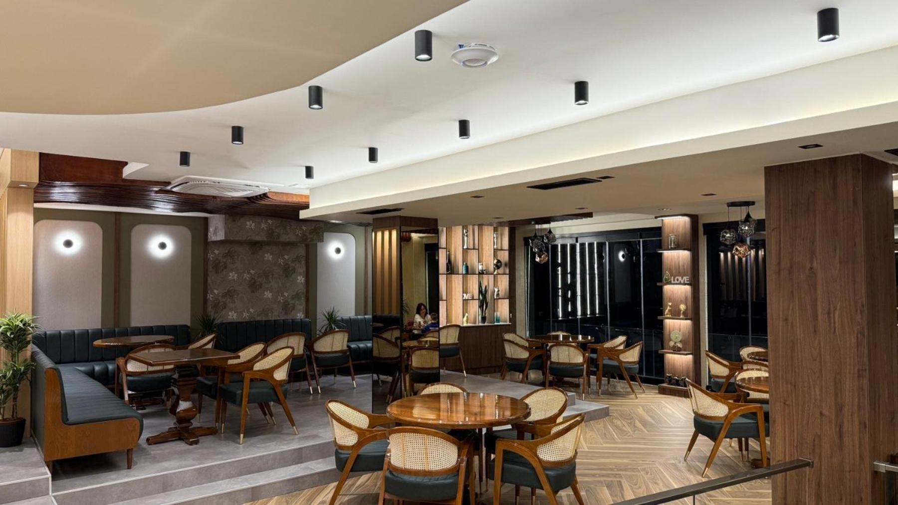 אולסינץ' Continental Hotel מראה חיצוני תמונה
